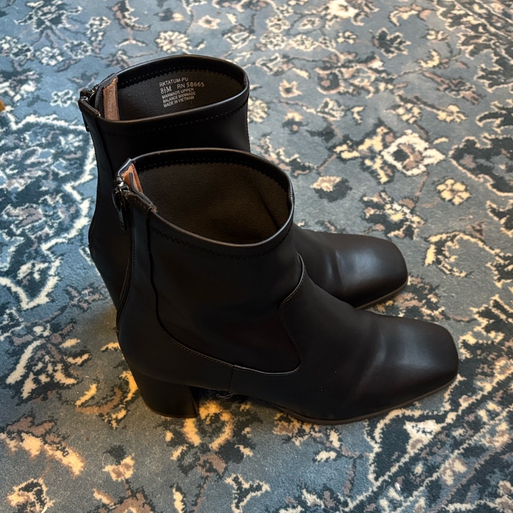 Elegant Black Ankle Booties - Picture 4 of 8